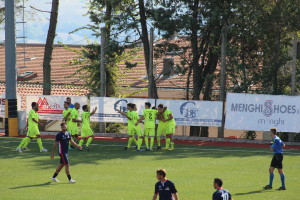 Il Camerano festeggia dopo il gol del momentaneo 1-0