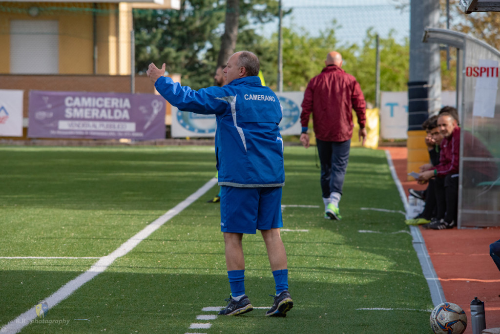 Luca Montenovo dà indicazioni